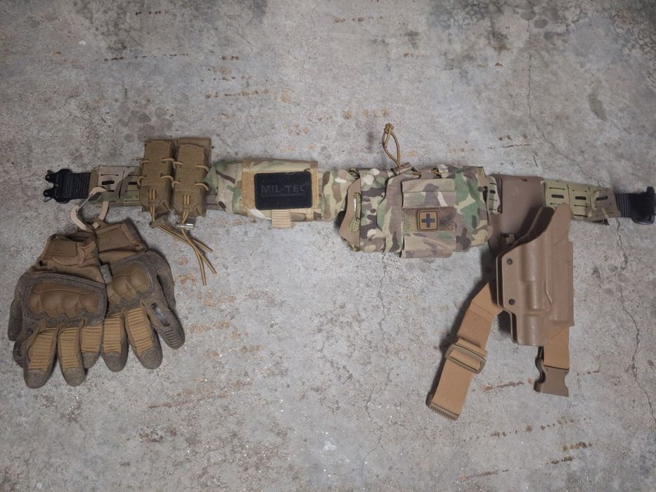 Cinturão tactical TEMPLAR'S GEAR + Botas Merrell