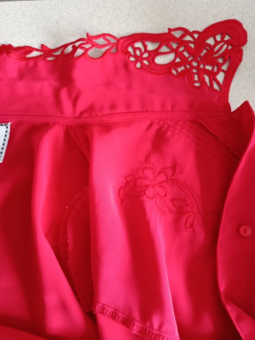 Продам женскую рубашку.