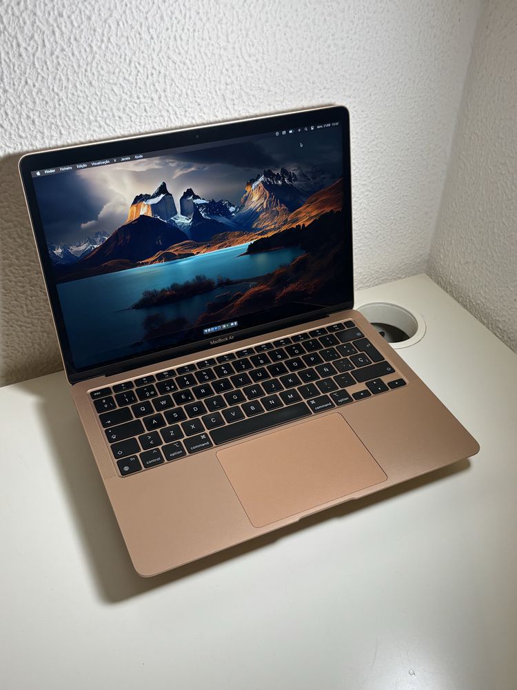 Macbook Air M1 • 256 GB SSD