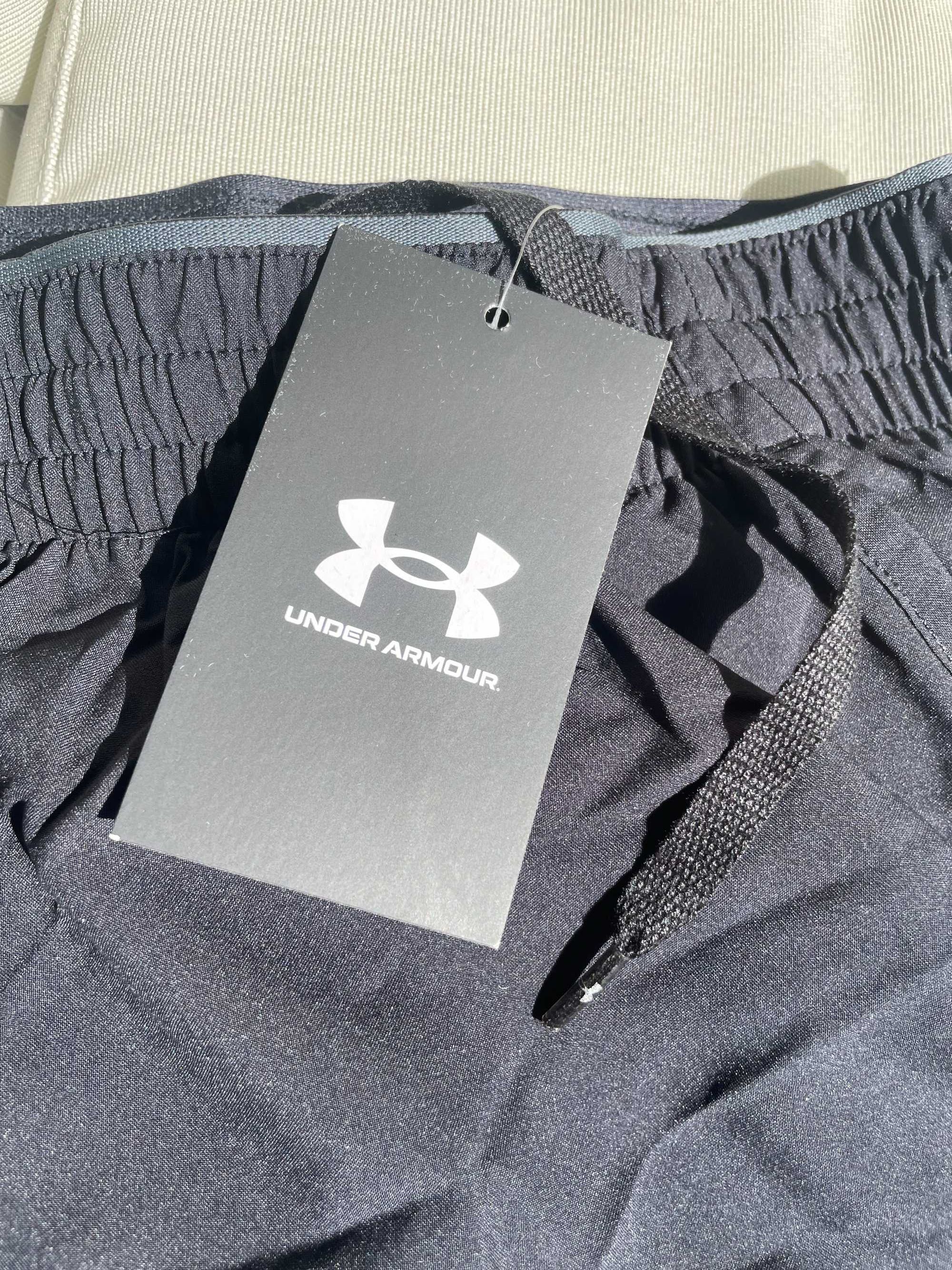 Calções UNDER ARMOUR para treino/competição - tecido técnico - c/etiq.