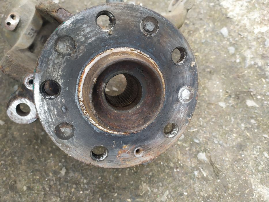 Поворотний кулак цапфа Фольксваген тауран