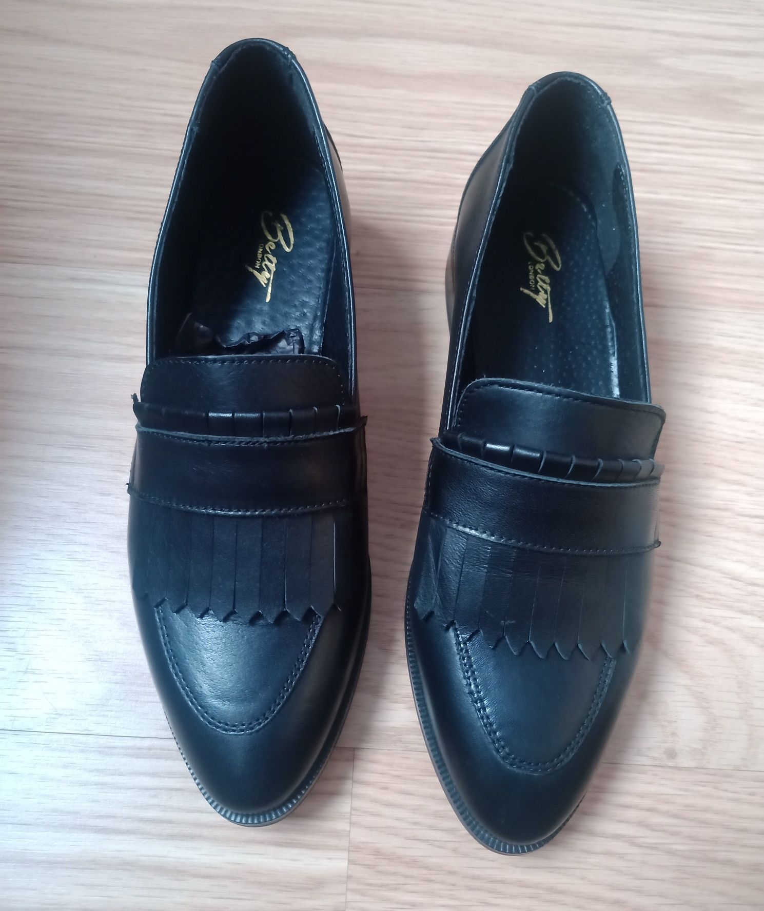 50€ Mocassim Couro genuíno Senhora Betty London NOVO