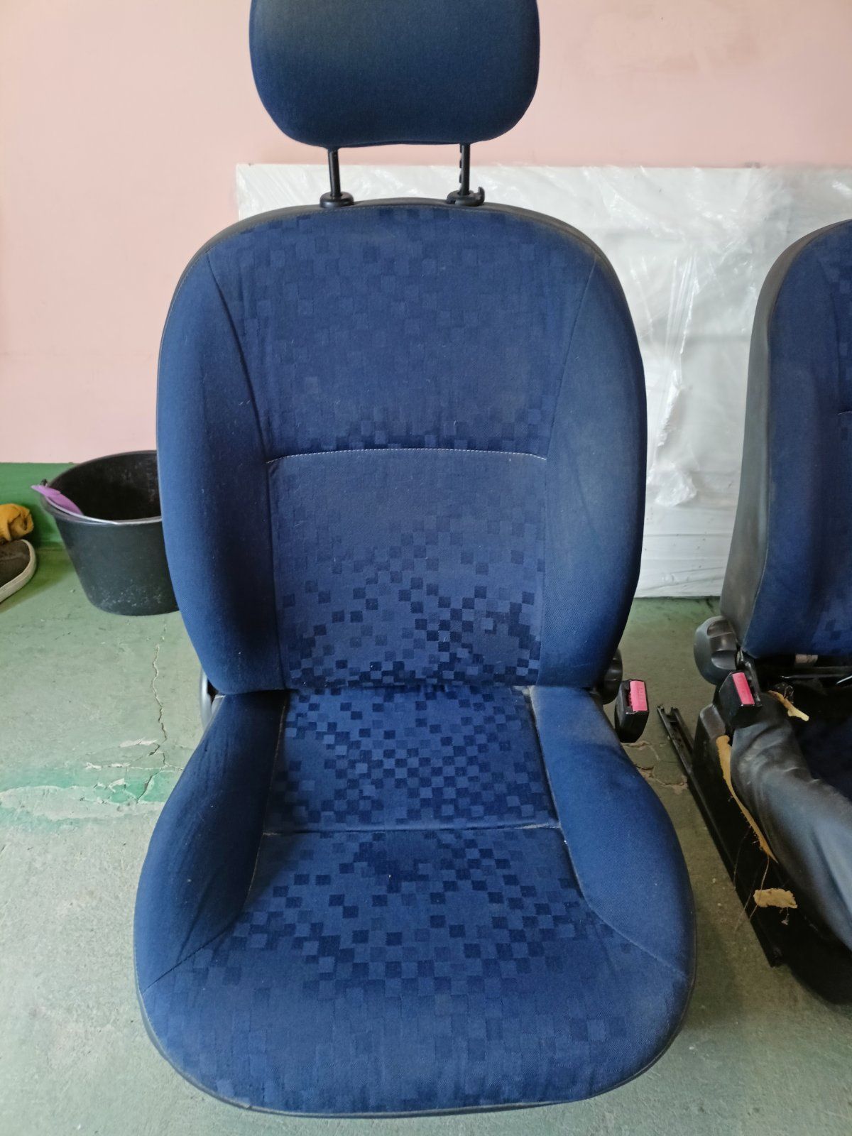 Автосидіння до пежо партнера б/у