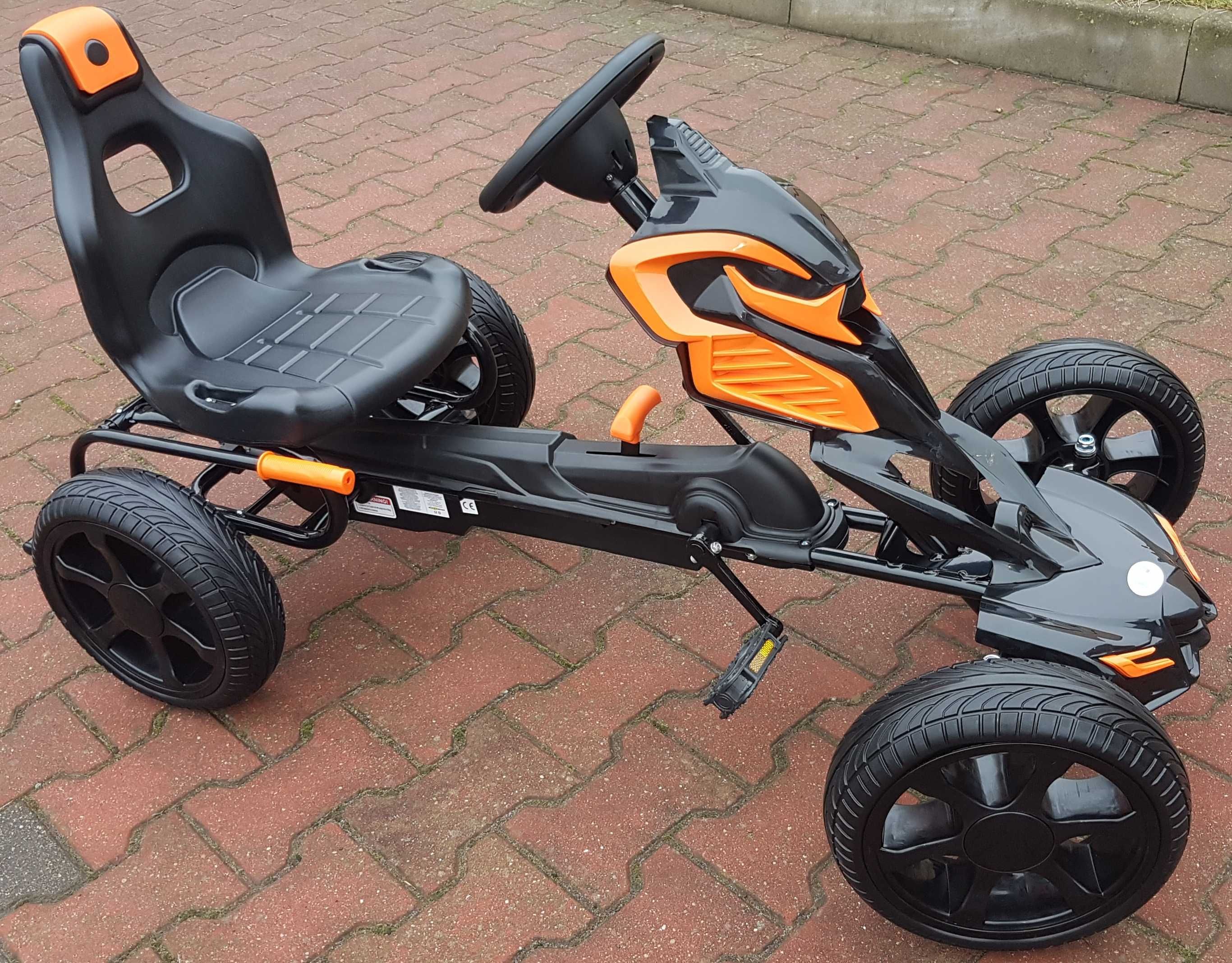 Gokart pojazd na cztery koła na pedały nie użyty 5-12 lat.