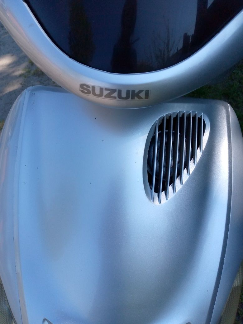 Продам скутер Suzuki с документами