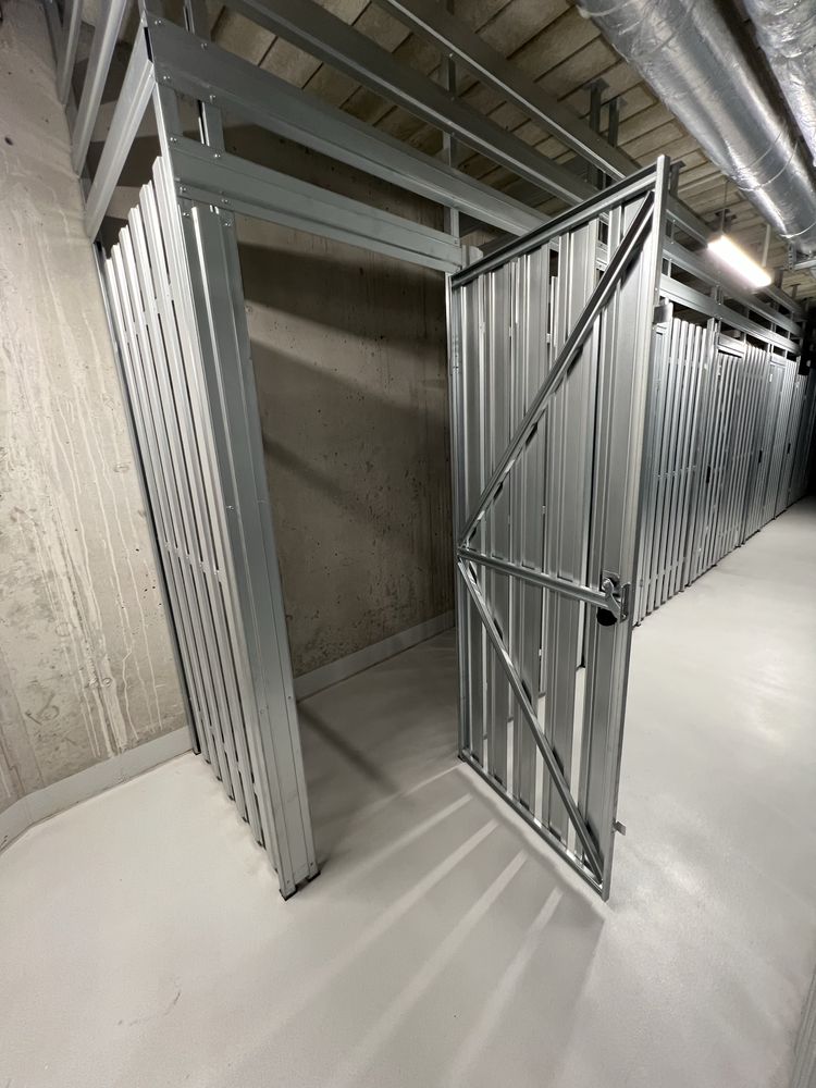 Komórka lokatorska, schowek, storage 2m