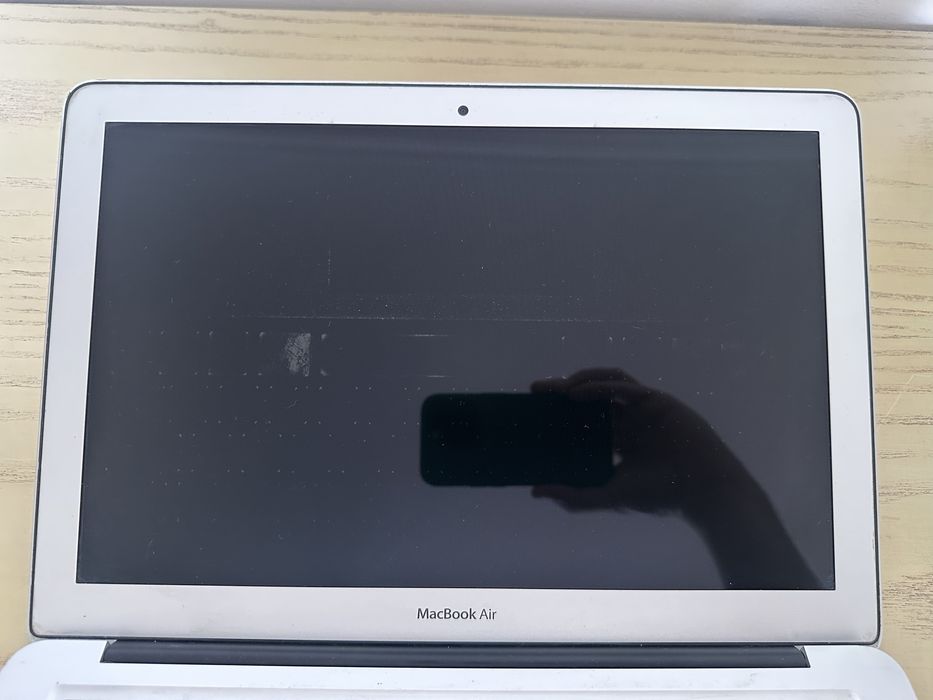 Macbook Air 2015 a funcionar (13”, disco 128 Gb e 4 Gb RAM)