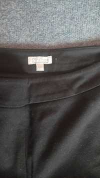 Czarne materiałowe spodnie