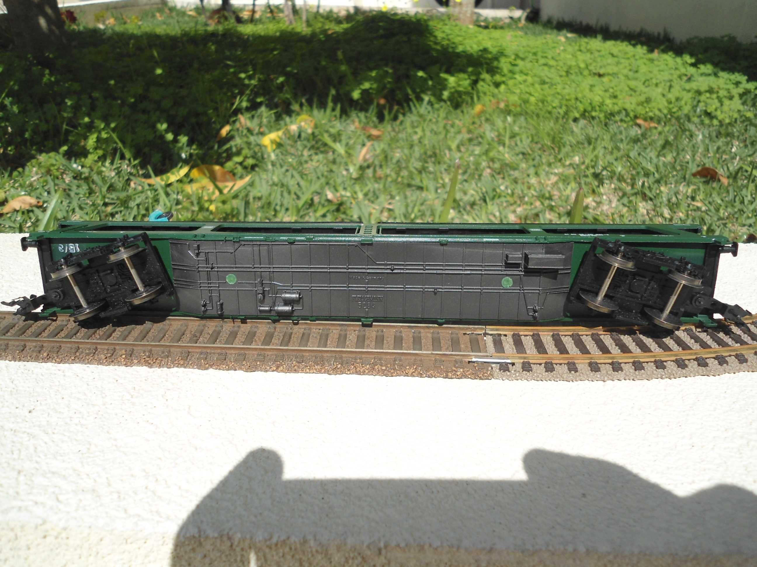 1:87 Fleischmann Porta Automóveis da DB em verde refª 5284