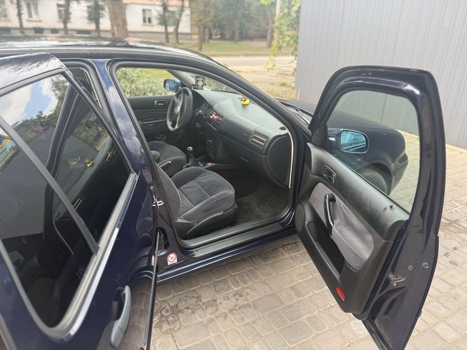 Volkswagen Golf 4