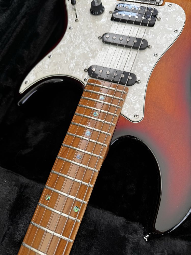 Guitarra NOVA Larry Carlton S7 + Gator Case semi-rígido