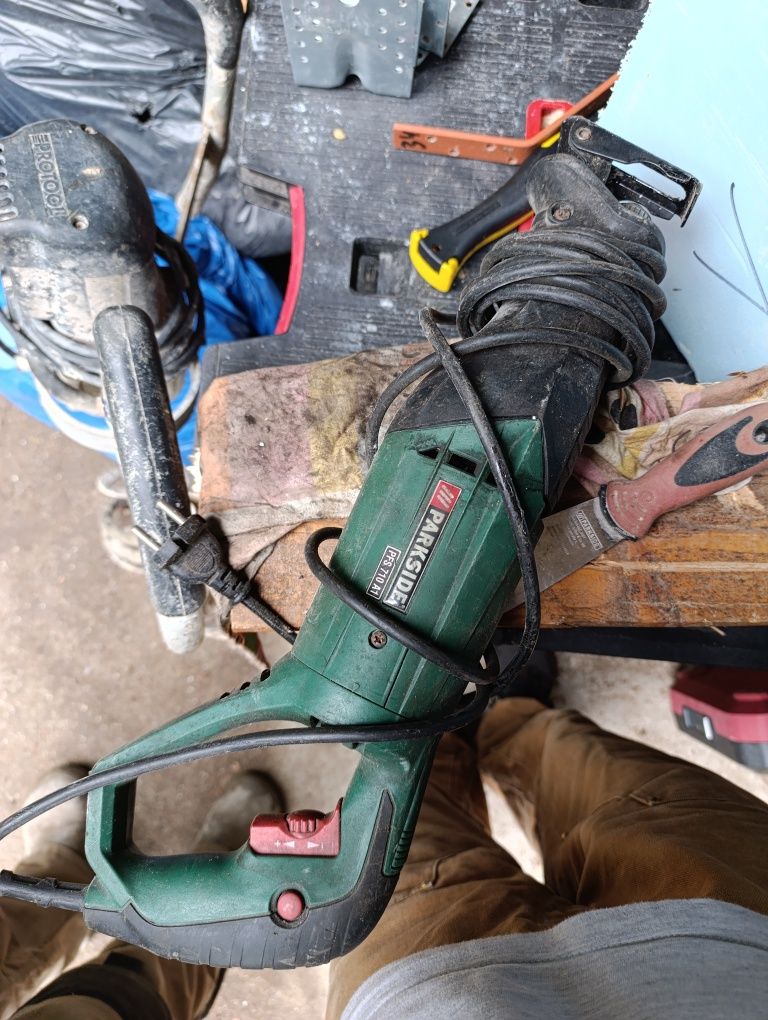 Piła szablasta 230v parkside PFS710A1