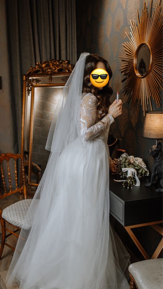 Продам весільну сукню