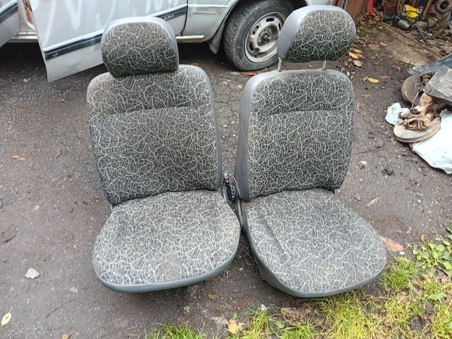 Продам сідушки стояли на ваз 2101  сідушки повністю цілі