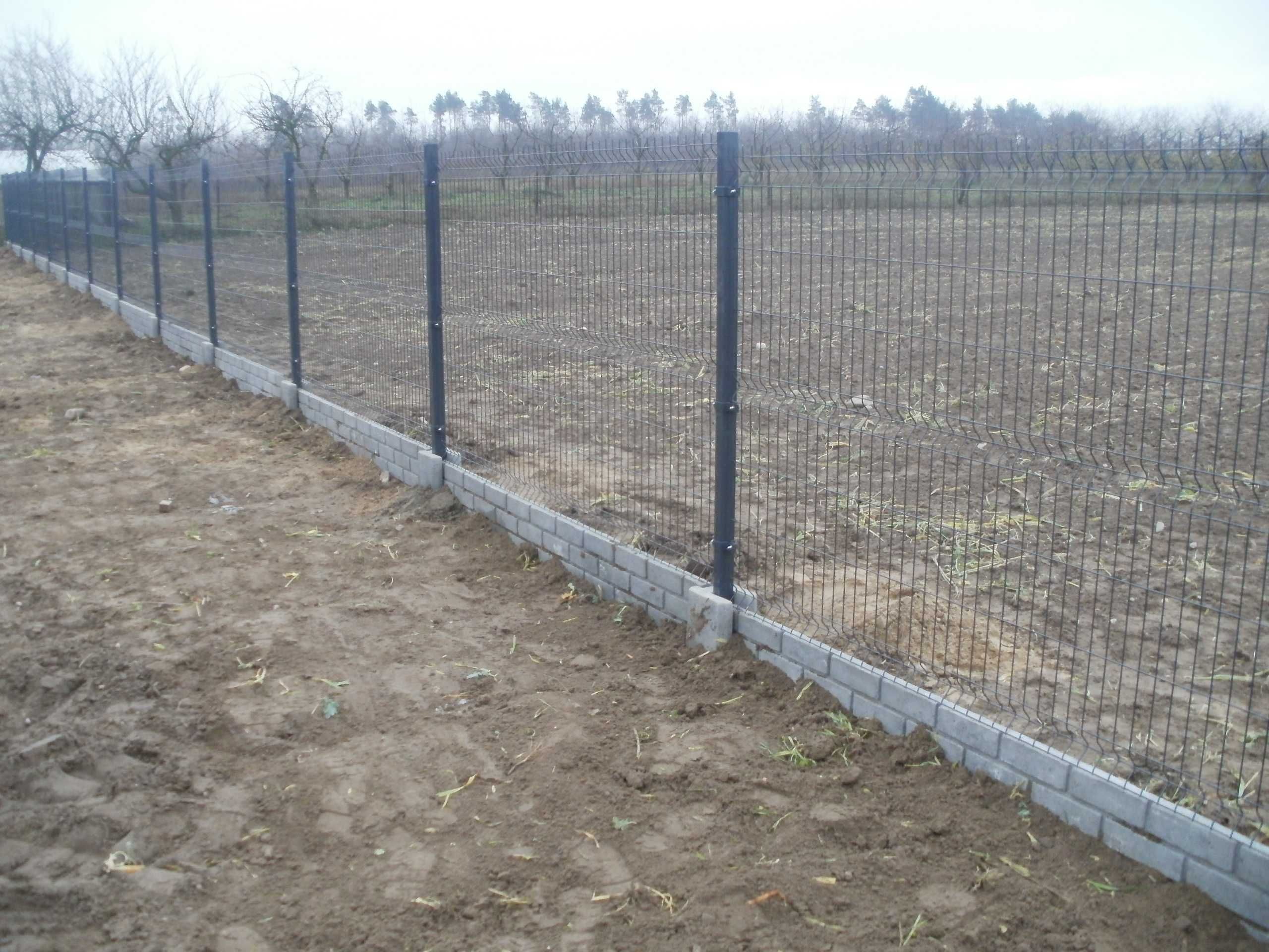 Kompletne ogrodzenie panelowe 153cm + płyta 25/30cm z montażem