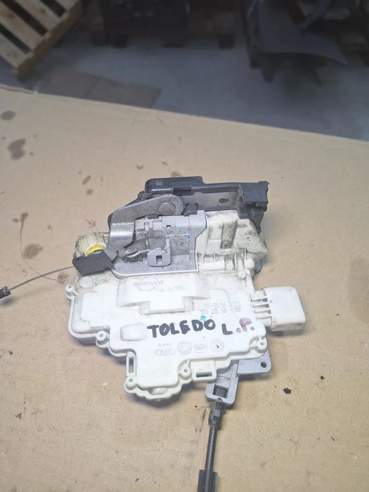 VW EOS 1F 06- SEAT LEON II ALTEA TOLEDO zamek drzwi lewy przód  europa
