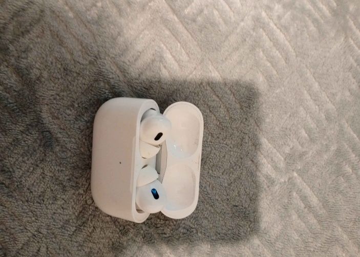 Auriculares sem fio dois modelos diferentes