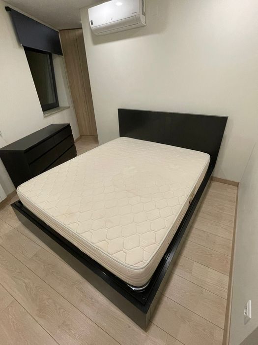 Cama de Casal em bom estado