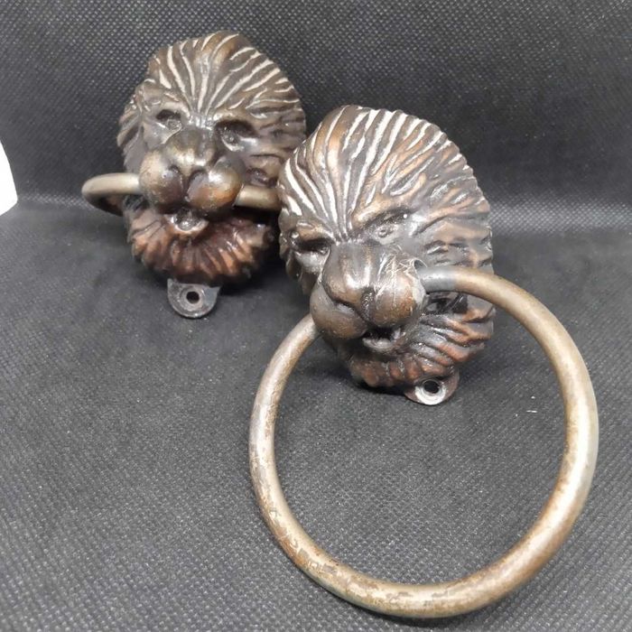 Винтажная дверная ручка в форме головы льва с кольцом полный комплект.