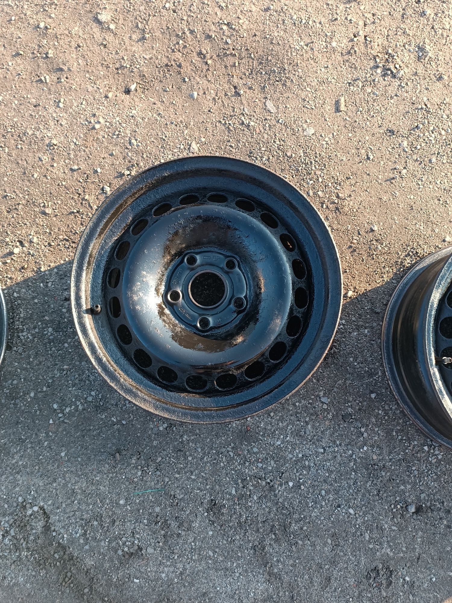 Felgi stalowe 15 Volkswagen, Audi, Skoda 5x112 et33 4szt