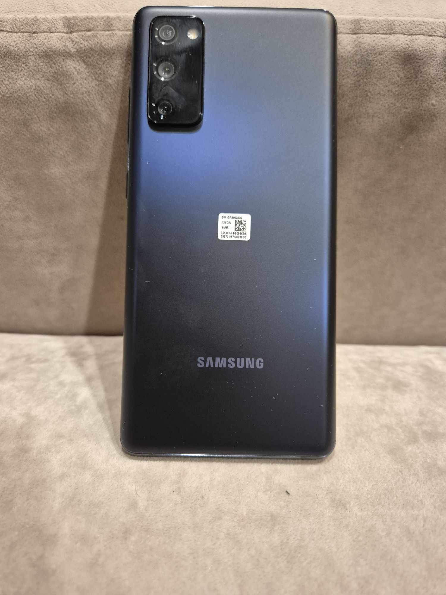 Samsung S20 FE - Stan BARDZO DOBRY