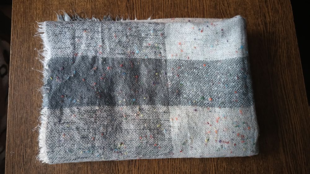 Szal w pastelowych kolorach