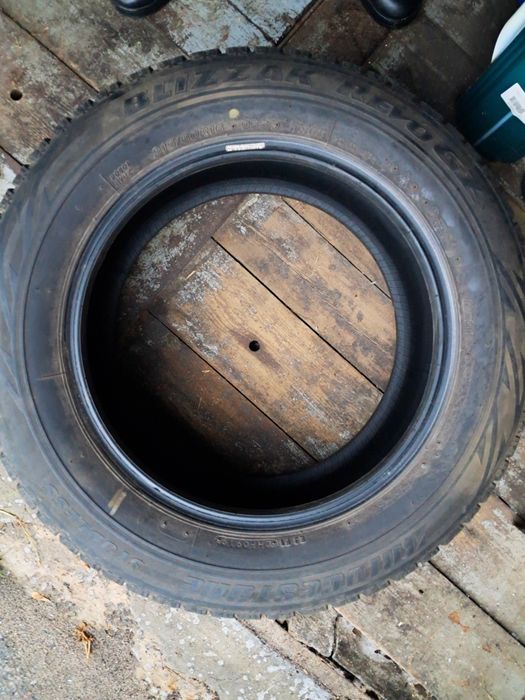 Bridgestone Blizzak REVO 215/60R16 95S