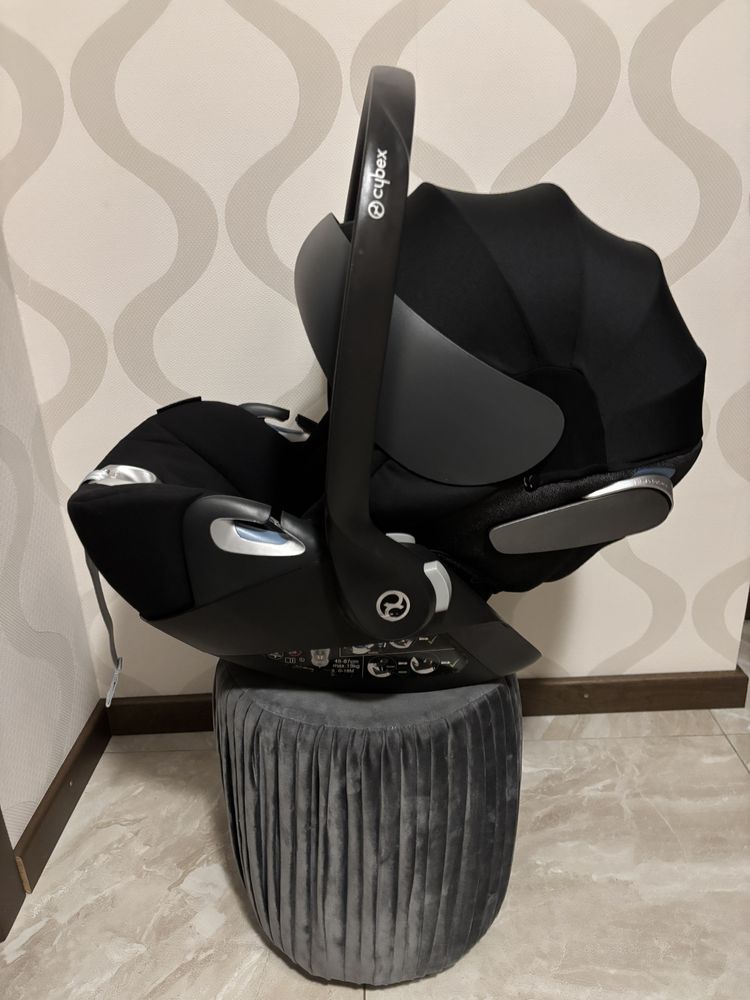 Автокрісло Cybex Cloud Z Deep Black ідеальний стан