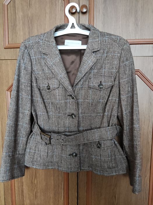 Шерстяний жіночий костюм