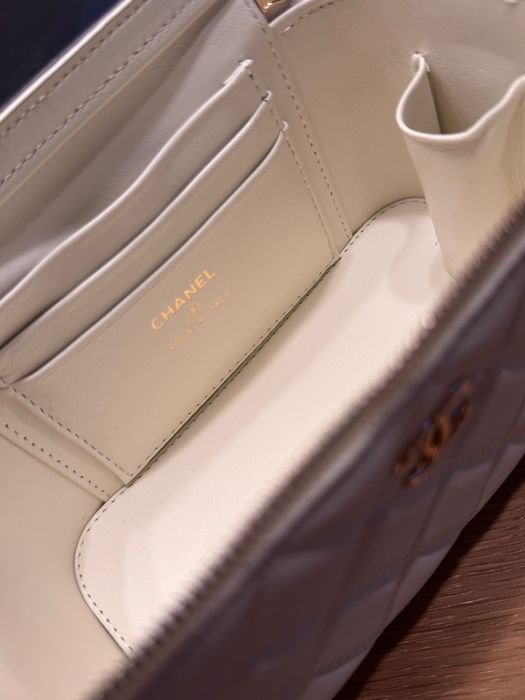 Torebka kuferek chanel nowa biała