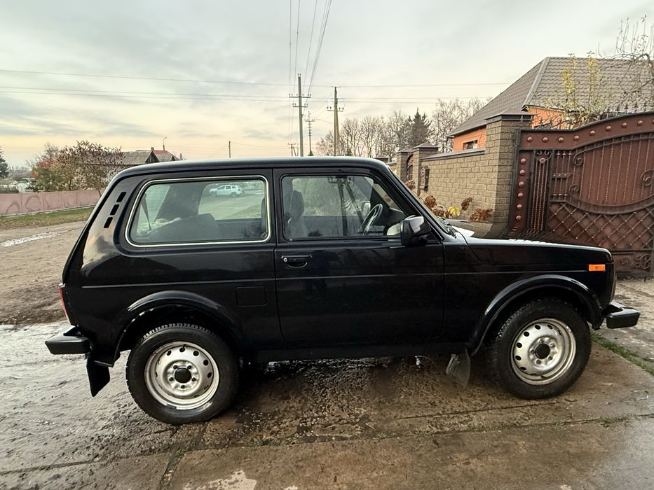 Автомобіль LADA