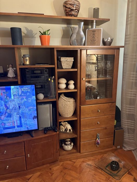 Movel de sala, 5 estrelas, madeira maciça, com muita arrumaçao