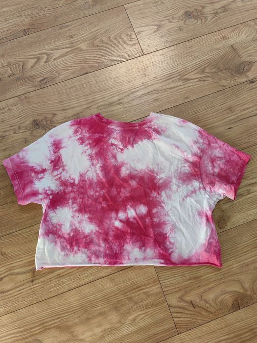 T-shirt z atomówką Bershka