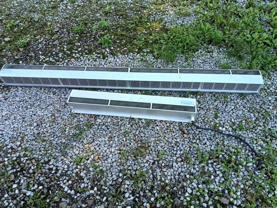 Kurtyna powietrzna dwie sztuki z kontenera chłodni
