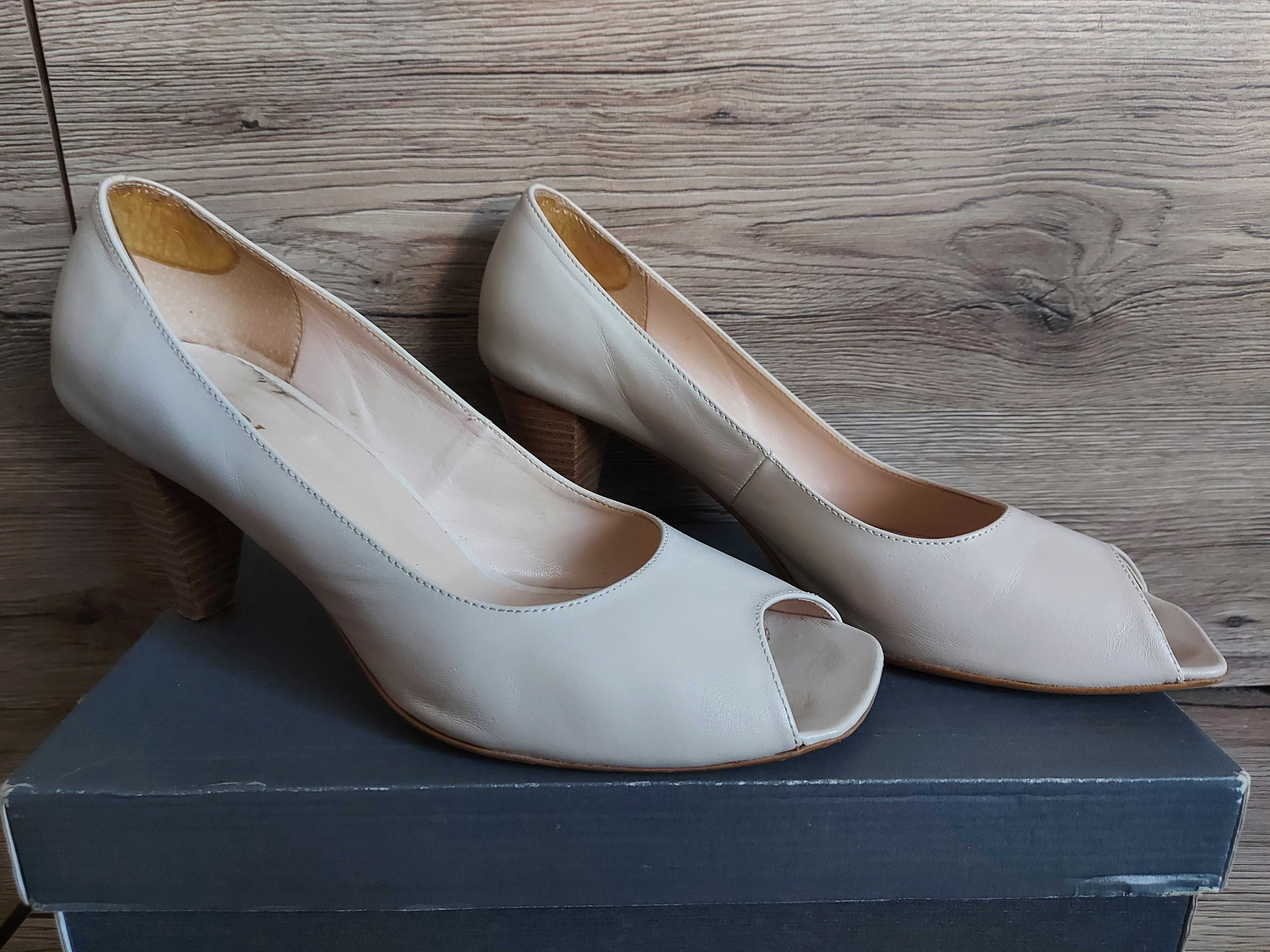 PAPI Czółenka  buty skórzane damskie ecru 40 open toe obcas