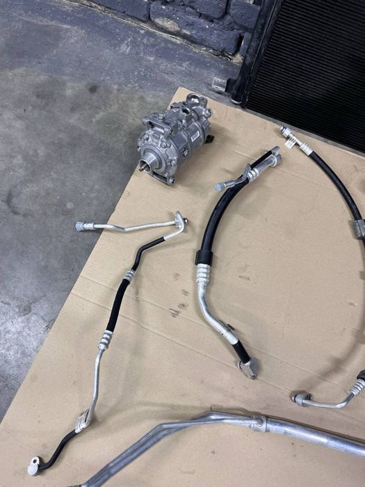 Трубка кондиціонера / радіатор / шланг / компресор / Audi A4 B9 / A5