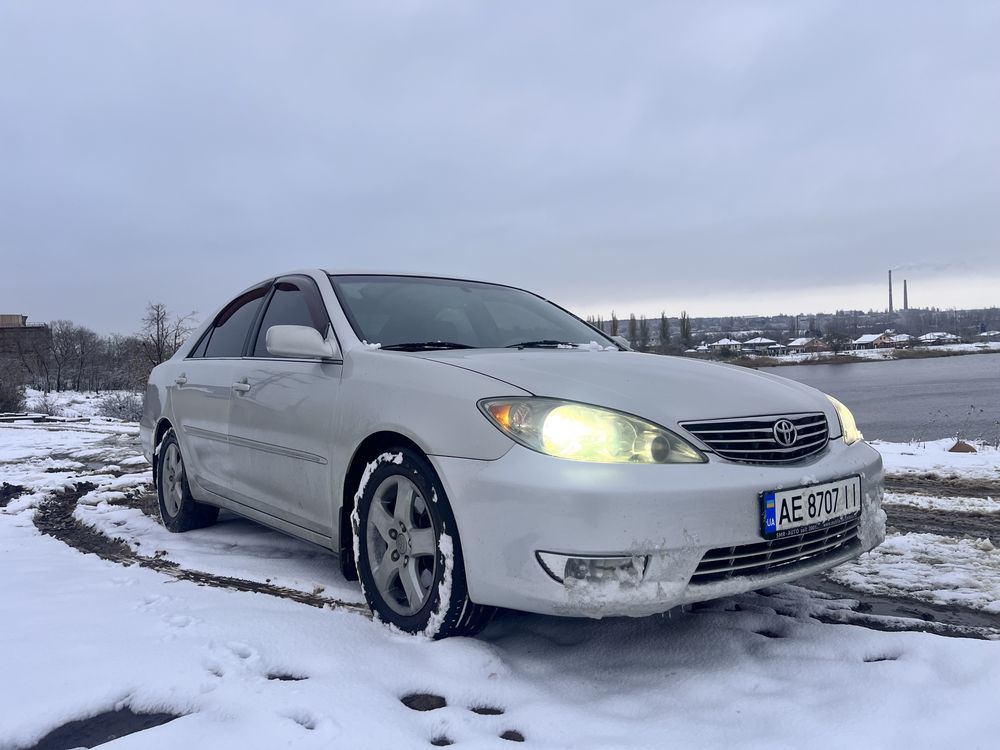 Toyota camry 30 сірого кольору