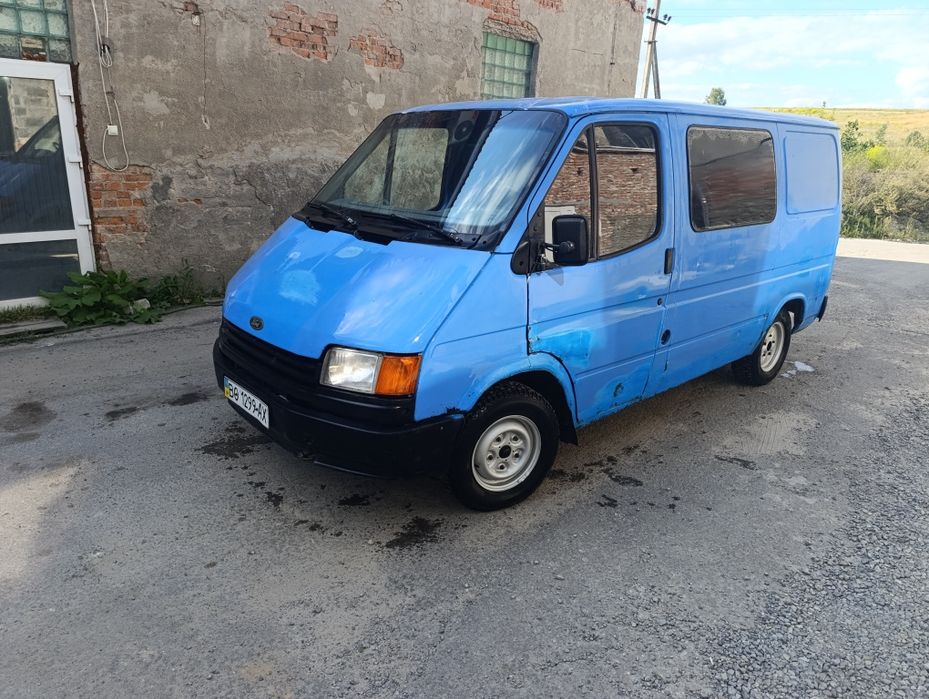 Форд Транзит 88 року