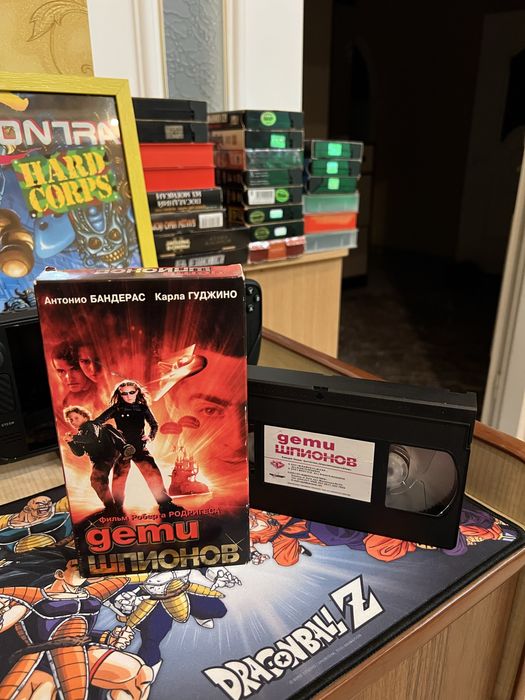 Комедії на відеокасетах