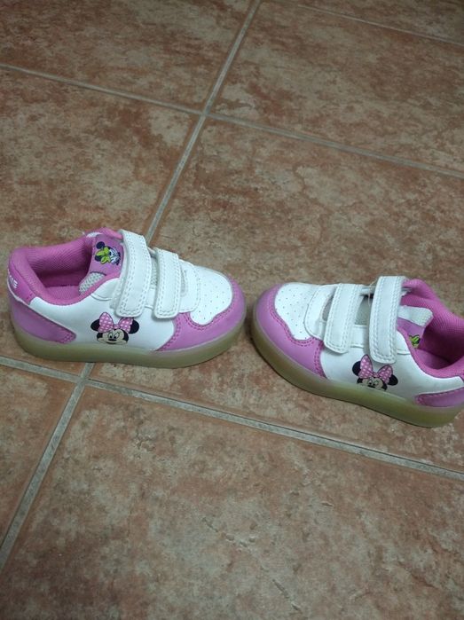 Sapatilhas com luzes da Zippy tamanho 21