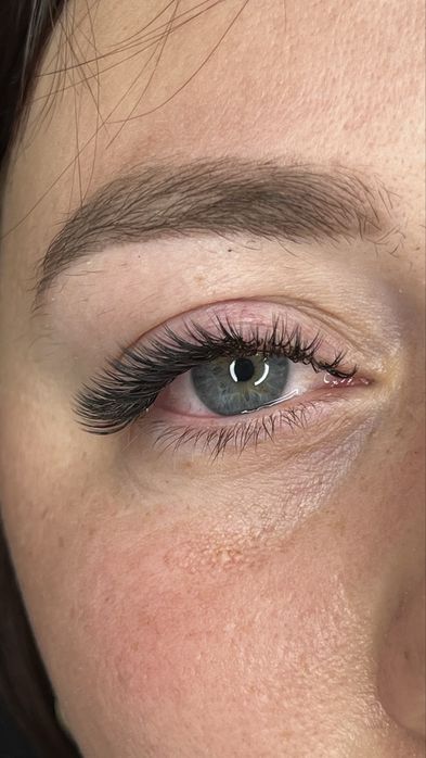 Нарощення вій Буча. Комфортна затишна студія до ваших послуг.