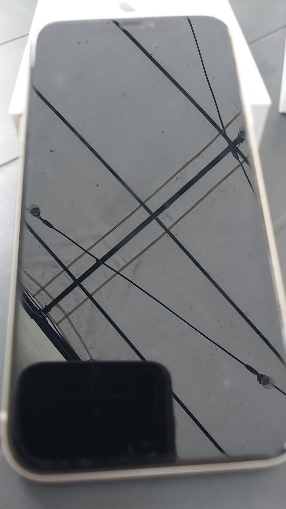 IPhone 11, 64gb, biały.