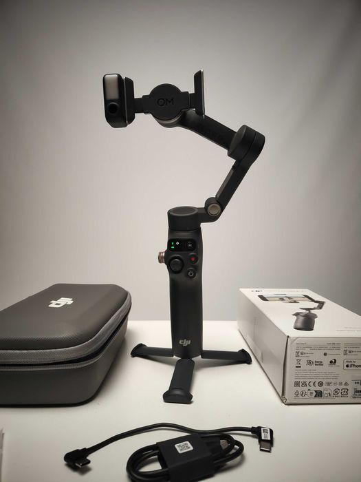 Стабілізатор DJI Osmo Mobile 7P, модуль стеження, світло + кейс!!!