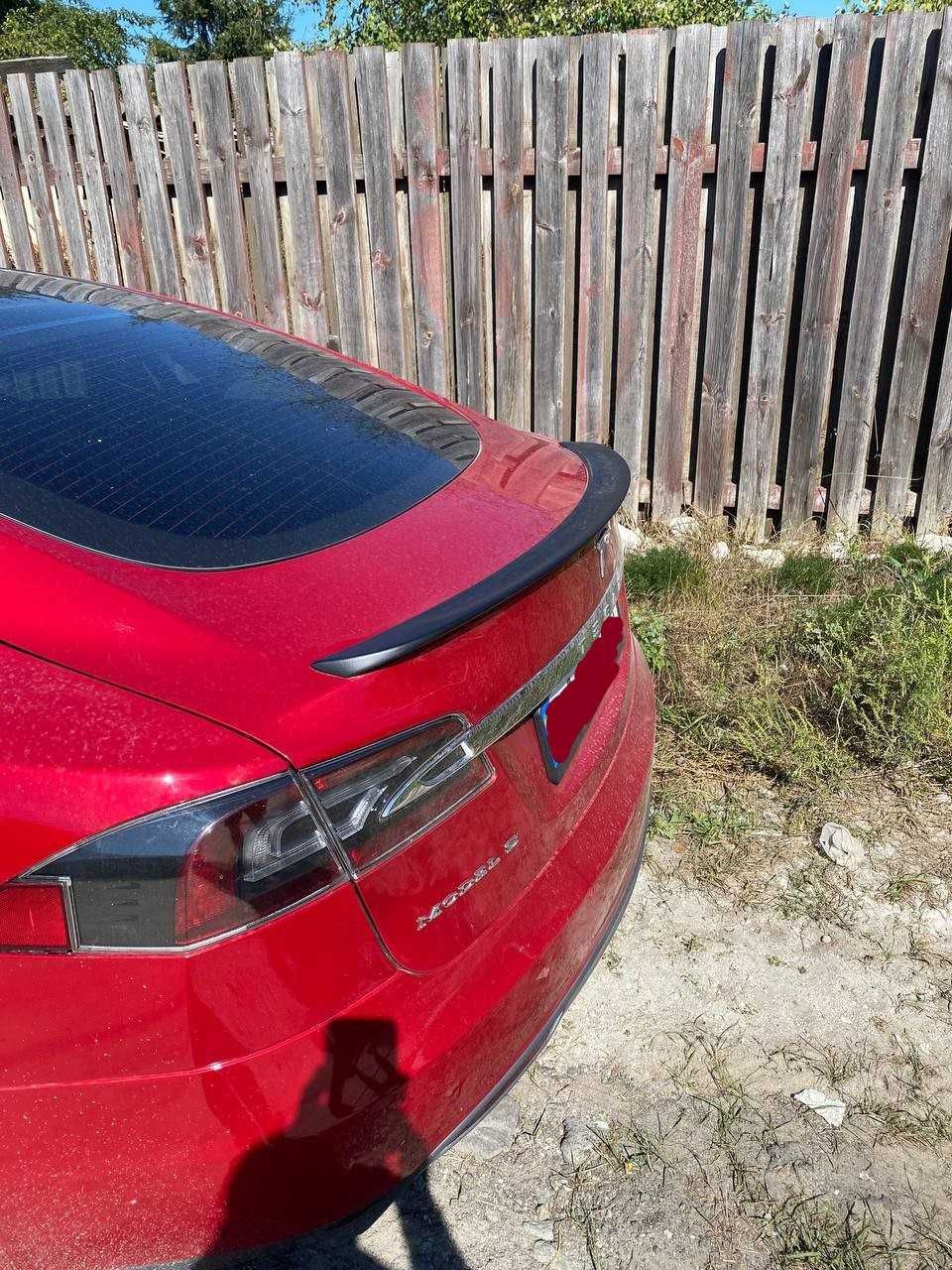 Спойлер Tesla model S