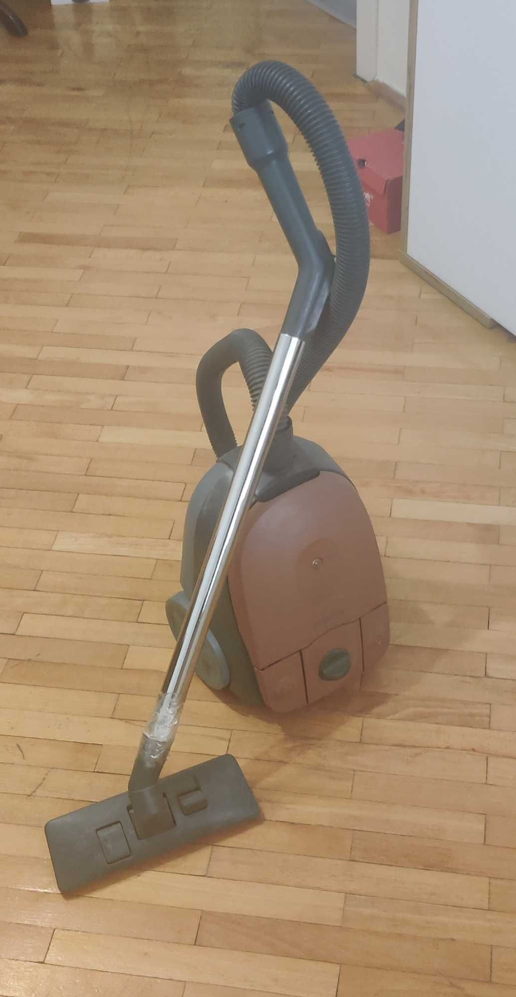 Пилосос Philips impact excel 1600w