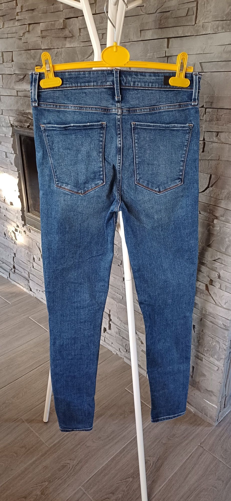 Spodnie jeansowe rozmiar 28
