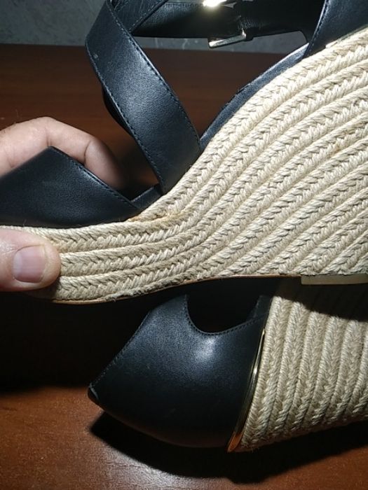 Продам жіночі босоніжки MICHAEL KORS