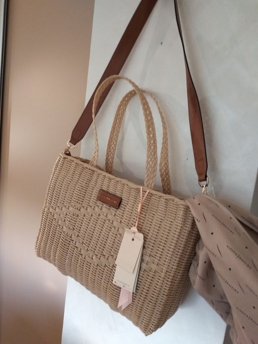 Alessia Massimo nowa torebka z materiałowym wypełnieniem