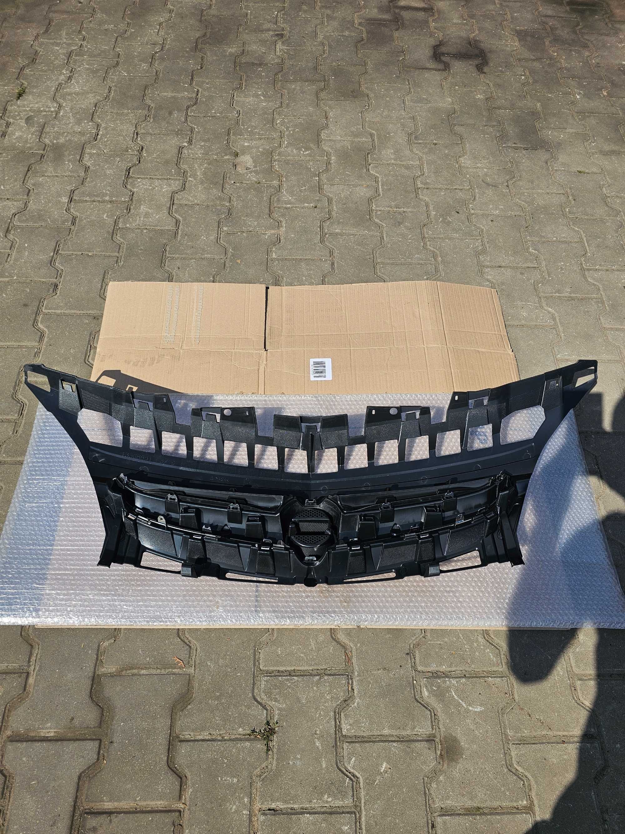 Opel Astra J Lift Atrapa Chłodnicy Grill Kompletny Europa