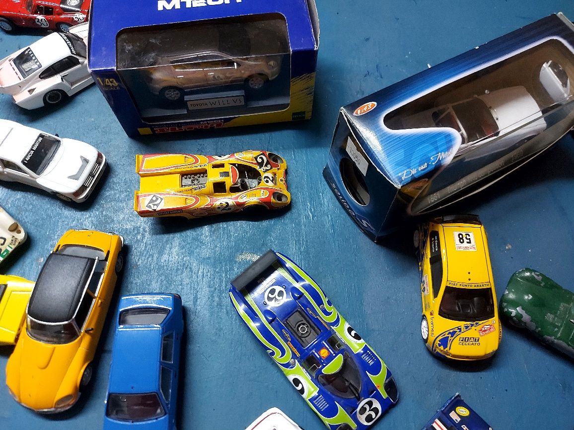Carros vários...